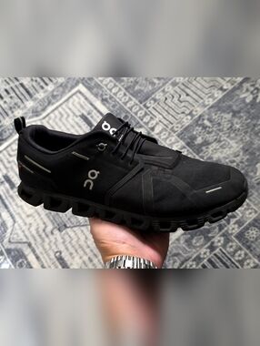 On Cloud running Triple Black Men's Running Shoes Size 13 waterproof 59.98842